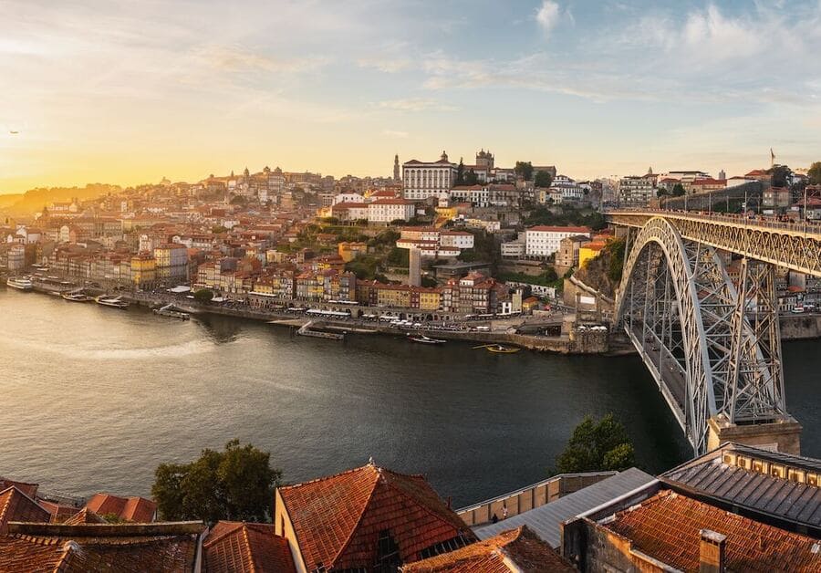 porto portugal real estate header